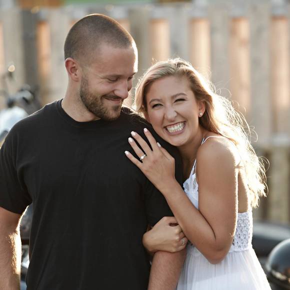 Meet your Posher, Madison - Picture 1 of 1